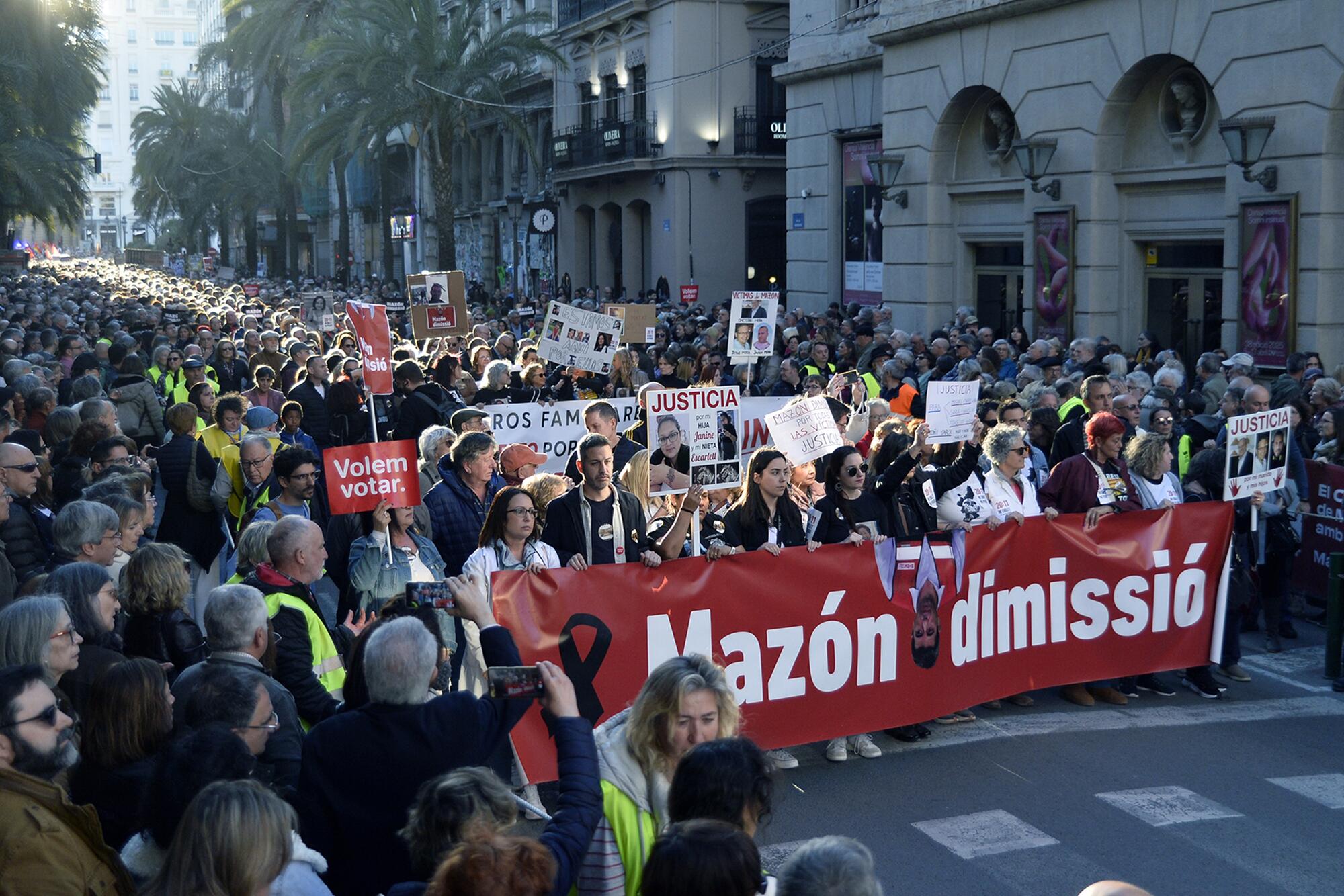 Cabecera sexta Mazon dimision